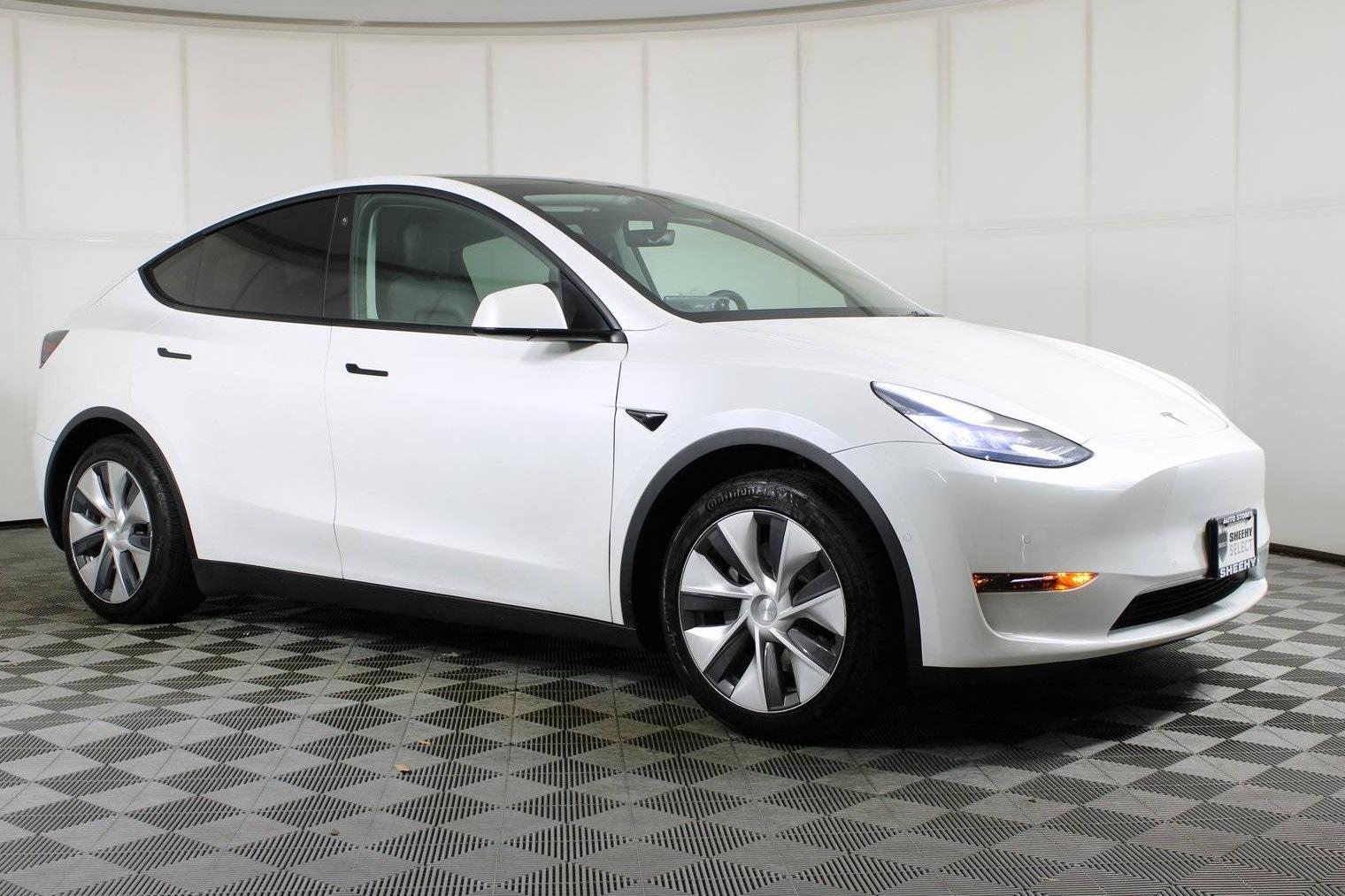 TESLA MODEL Y 2021 5YJYGAEE6MF146273 image